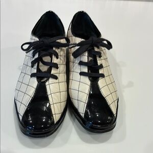 Amalfi by Rangoni Black and Cream Leather Shoes